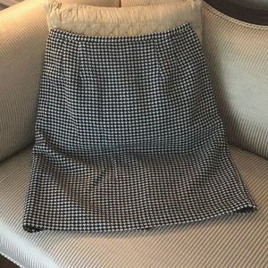 Houndstooth Wool “Talbots” Skirt - Size 8